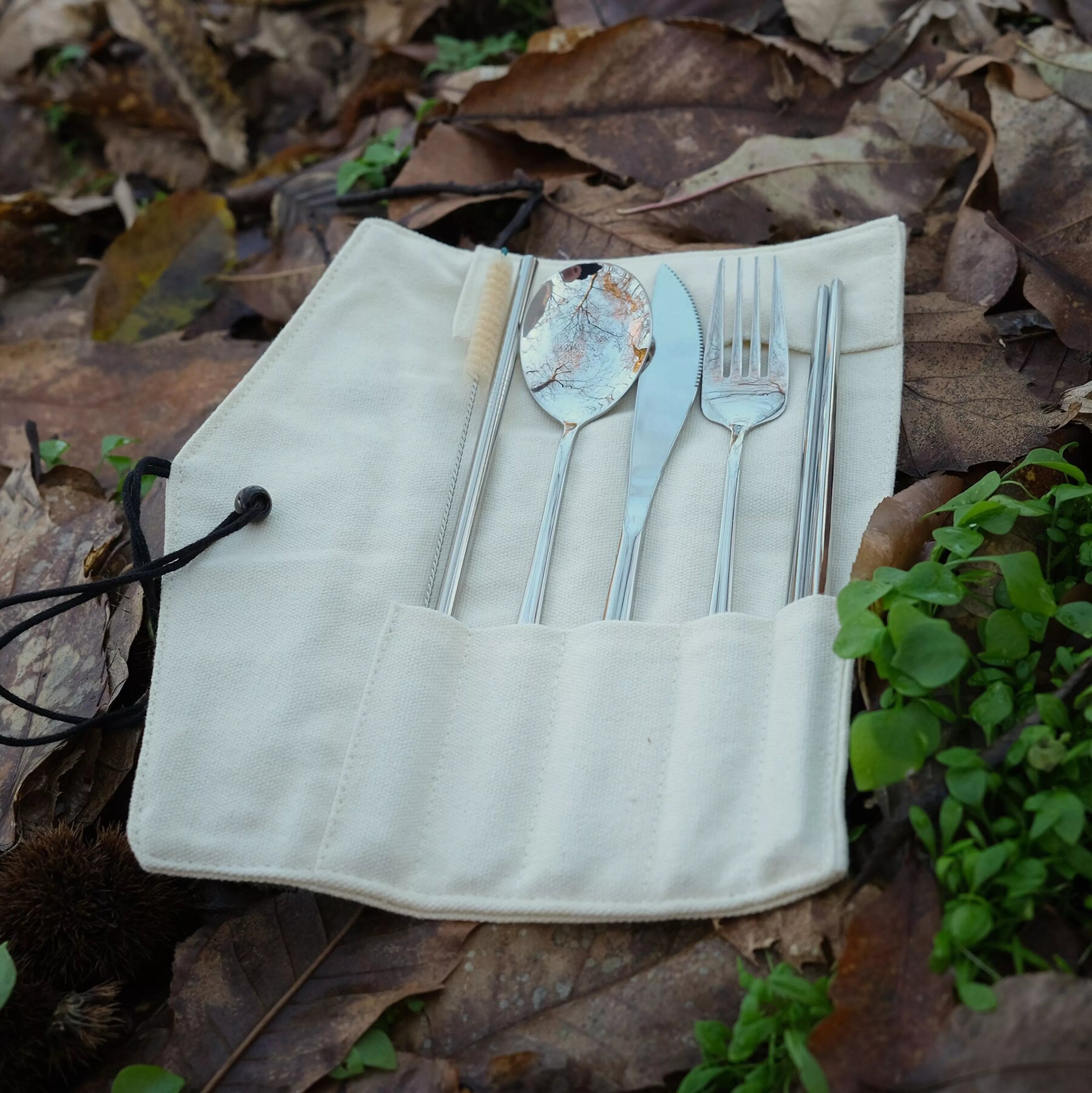 Set pribora za na pot